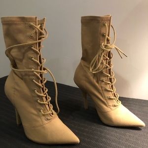 Yeezy season 6 women’s boots size 5.5